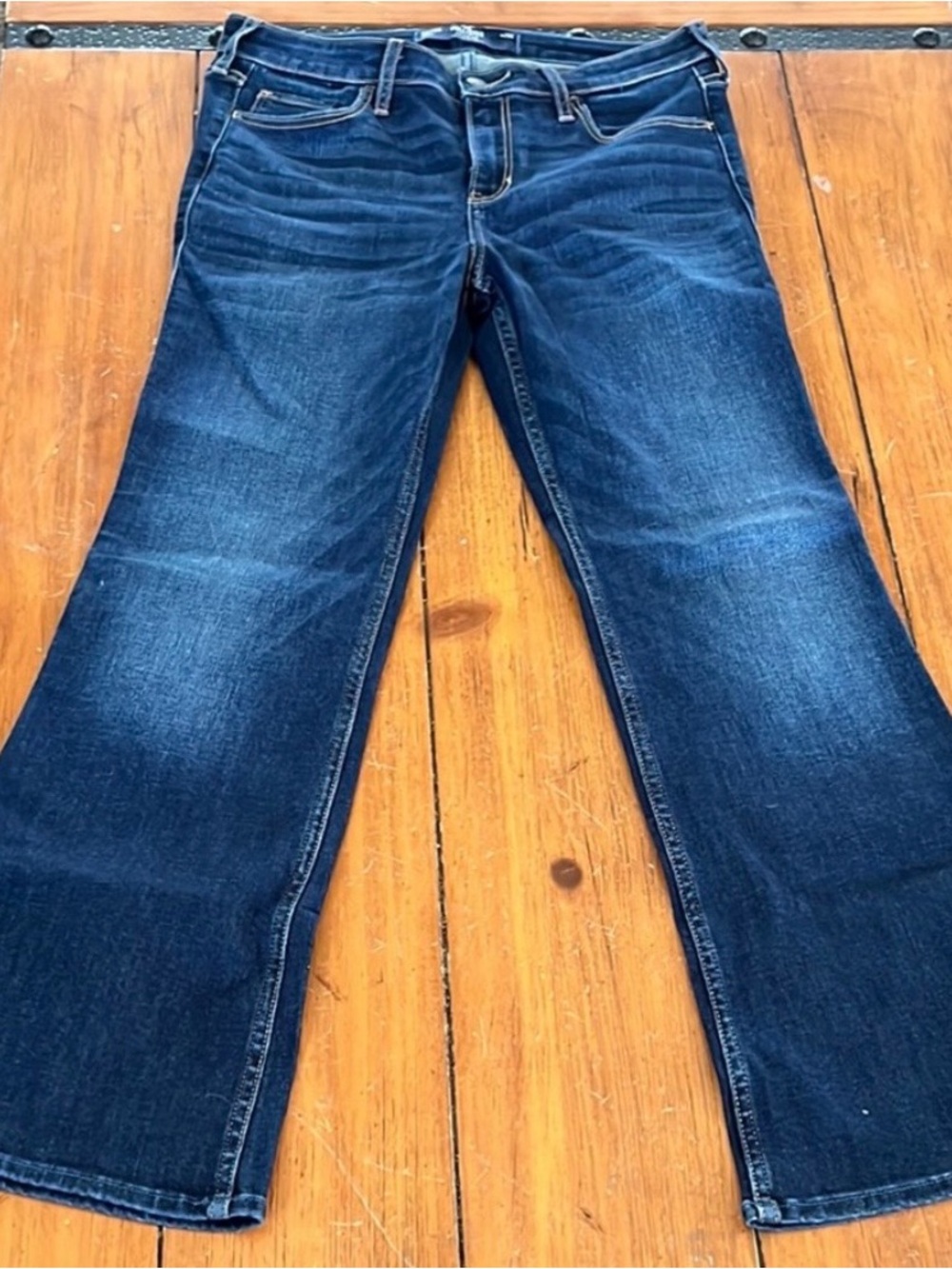 Hollister Women's Jeans Mid Rise Boot cut soft stretch NWOT Size 9 short